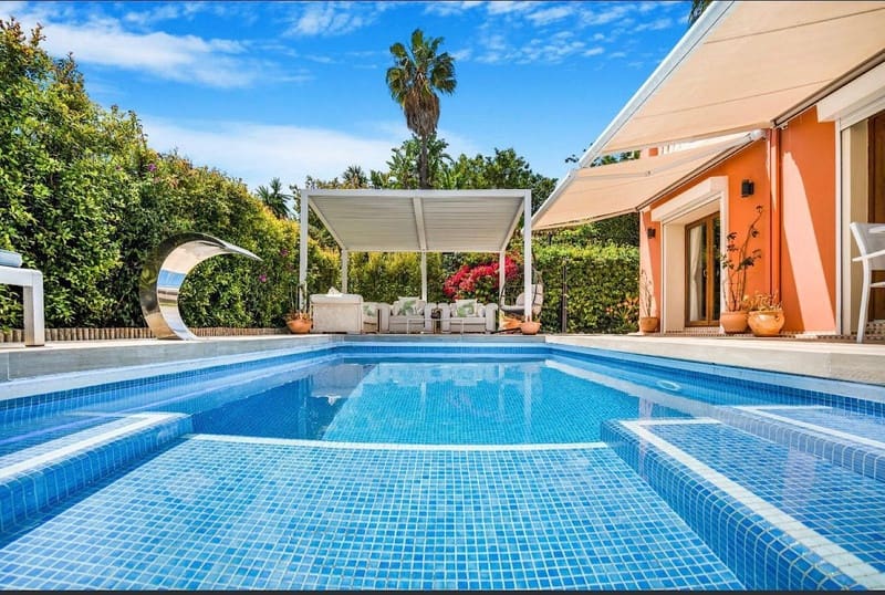 4 bedroom Villa for sale in Marbella with pool garage - € 2,500,000 (Ref: 8538770)
