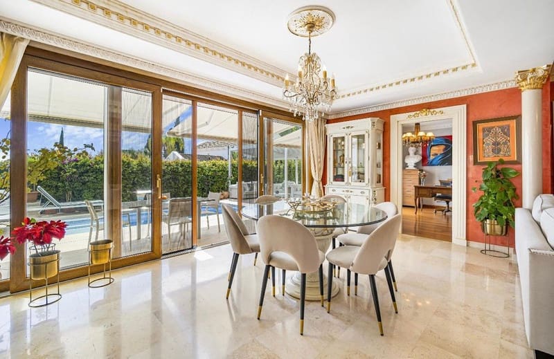 4 bedroom Villa for sale in Marbella with pool garage - € 2,500,000 (Ref: 8538770)