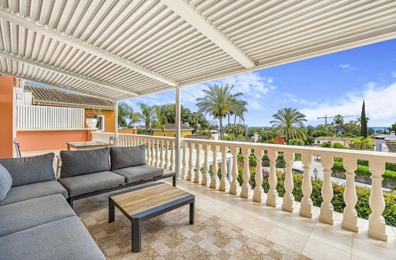 4 bedroom Villa for sale in Marbella with pool garage - € 2,500,000 (Ref: 8538770)