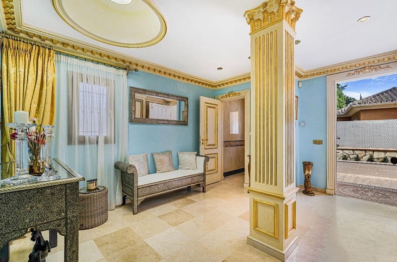 4 bedroom Villa for sale in Marbella with pool garage - € 2,500,000 (Ref: 8538770)