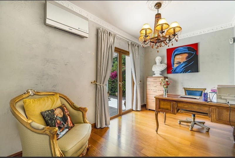 4 bedroom Villa for sale in Marbella with pool garage - € 2,500,000 (Ref: 8538770)