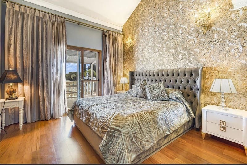 4 bedroom Villa for sale in Marbella with pool garage - € 2,500,000 (Ref: 8538770)