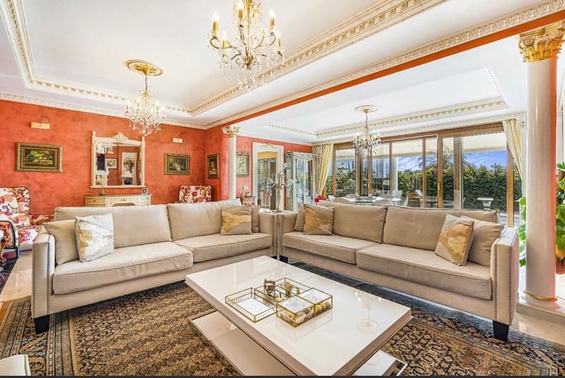 4 bedroom Villa for sale in Marbella with pool garage - € 2,500,000 (Ref: 8538770)