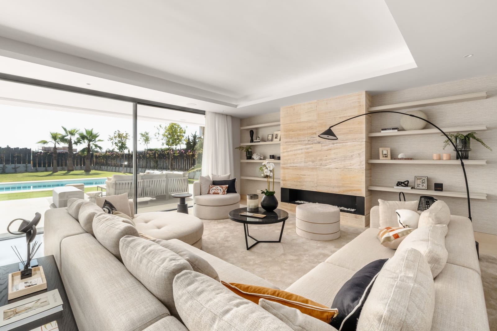 5 bedroom Villa for sale in Golden Mile with pool garage - € 3,950,000 (Ref: 8542281)