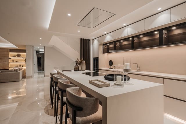 5 sovrum Villa till salu i Golden Mile, Marbella med pool garage - 3 950 000 € (Ref: 8542281)