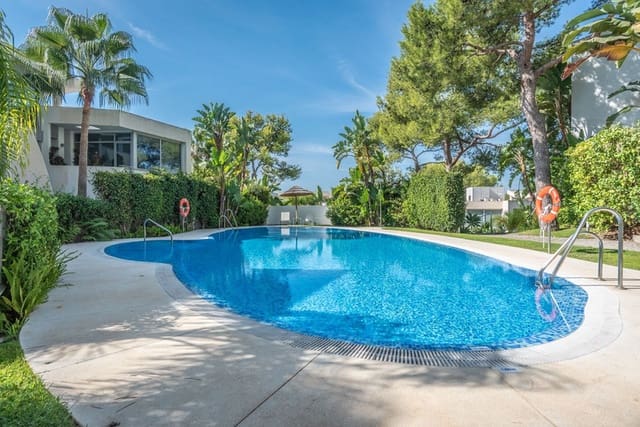 2 sovrum Hus till salu i Marbella med pool garage - 1 417 500 € (Ref: 8547058)