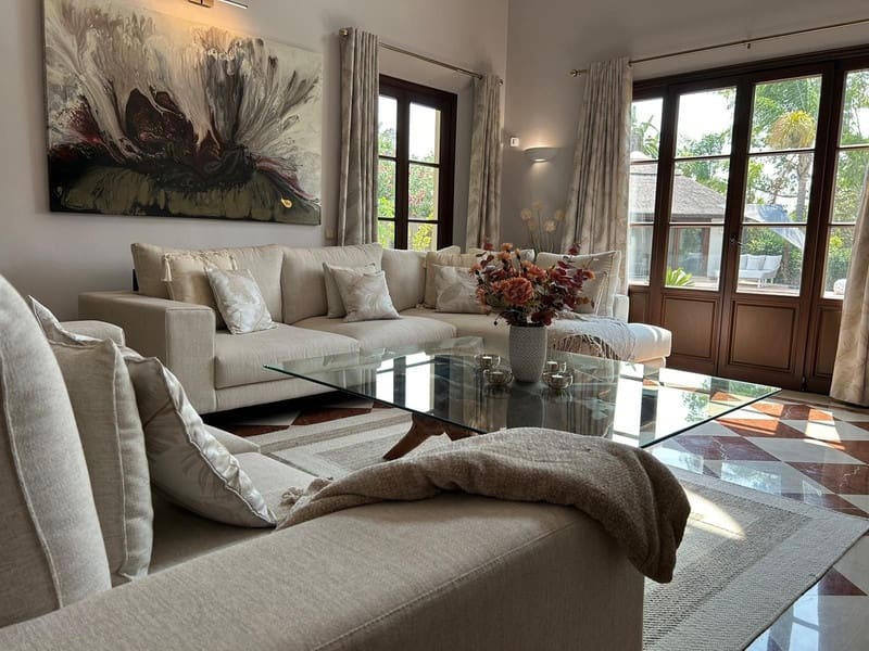 4 bedroom Villa for sale in Estepona with pool garage - € 1,790,000 (Ref: 8547062)