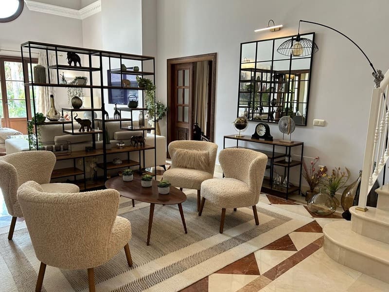 4 bedroom Villa for sale in Estepona with pool garage - € 1,790,000 (Ref: 8547062)