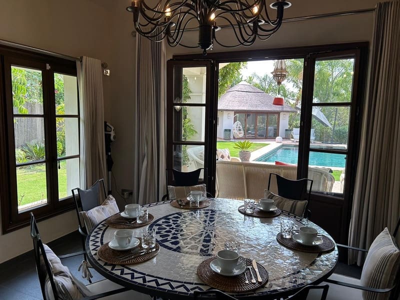 4 bedroom Villa for sale in Estepona with pool garage - € 1,790,000 (Ref: 8547062)