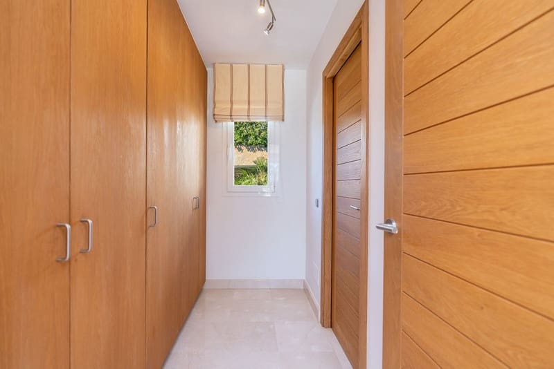 4 quarto Moradia para venda em Golden Mile com piscina garagem - 3 995 000 € (Ref: 8547063)