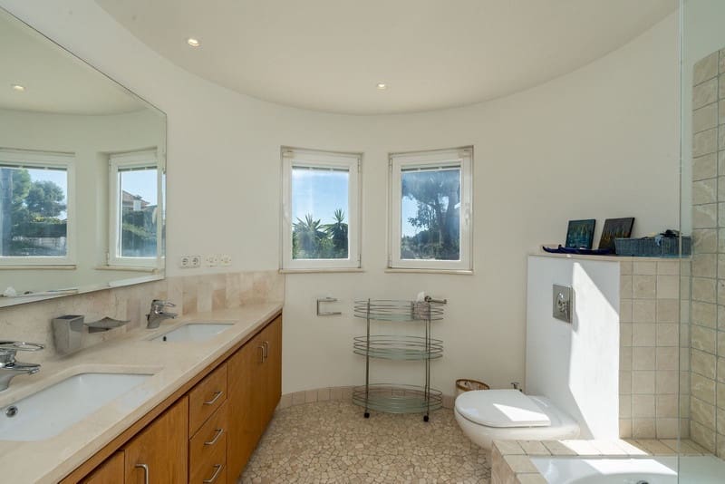 4 quarto Moradia para venda em Golden Mile com piscina garagem - 3 995 000 € (Ref: 8547063)