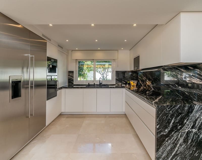 4 quarto Moradia para venda em Golden Mile com piscina garagem - 3 995 000 € (Ref: 8547063)