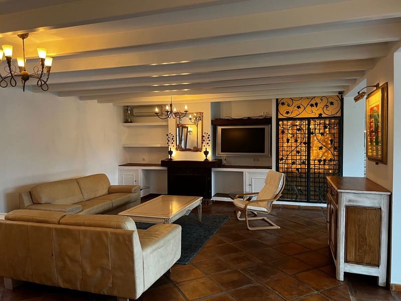 6 bedroom Villa for sale in Marbella with pool garage - € 1,795,000 (Ref: 8556881)