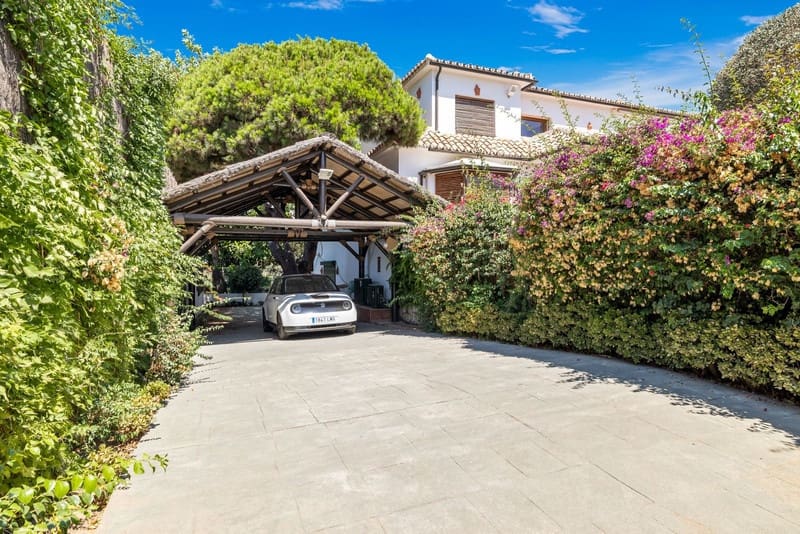 6 bedroom Villa for sale in Marbella with pool garage - € 1,795,000 (Ref: 8556881)