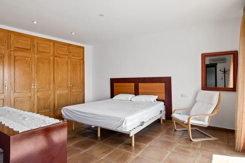 6 sypialnia Willa na sprzedaż w Marbella z basenem garażem - 1 795 000 € (Ref: 8556881)