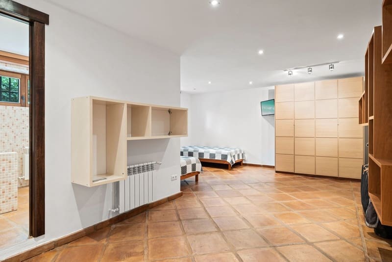 6 sypialnia Willa na sprzedaż w Marbella z basenem garażem - 1 795 000 € (Ref: 8556881)