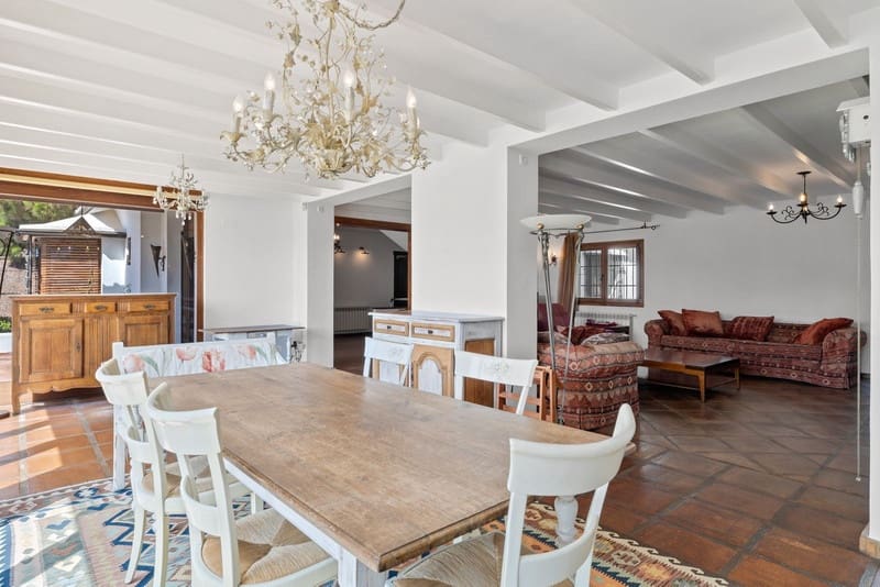 6 sypialnia Willa na sprzedaż w Marbella z basenem garażem - 1 795 000 € (Ref: 8556881)