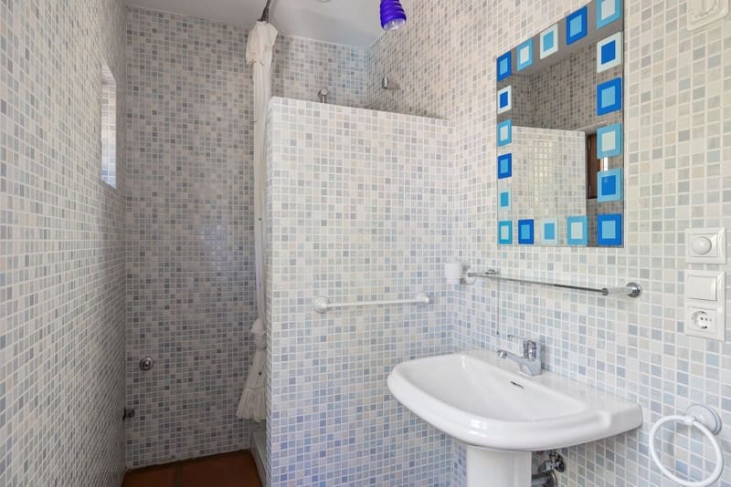 6 sypialnia Willa na sprzedaż w Marbella z basenem garażem - 1 795 000 € (Ref: 8556881)