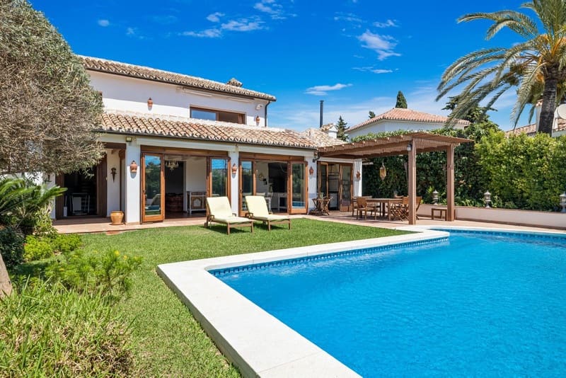 6 sypialnia Willa na sprzedaż w Marbella z basenem garażem - 1 795 000 € (Ref: 8556881)