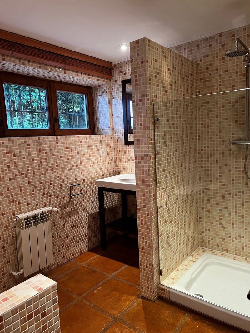 6 sypialnia Willa na sprzedaż w Marbella z basenem garażem - 1 795 000 € (Ref: 8556881)