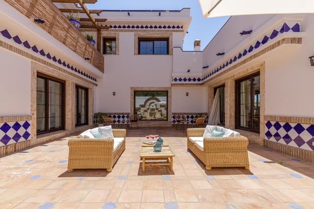 Chalet de 5 habitaciones en Mijas Costa, Mijas en venta con piscina garaje - 1.600.000 € (Ref: 8556883)