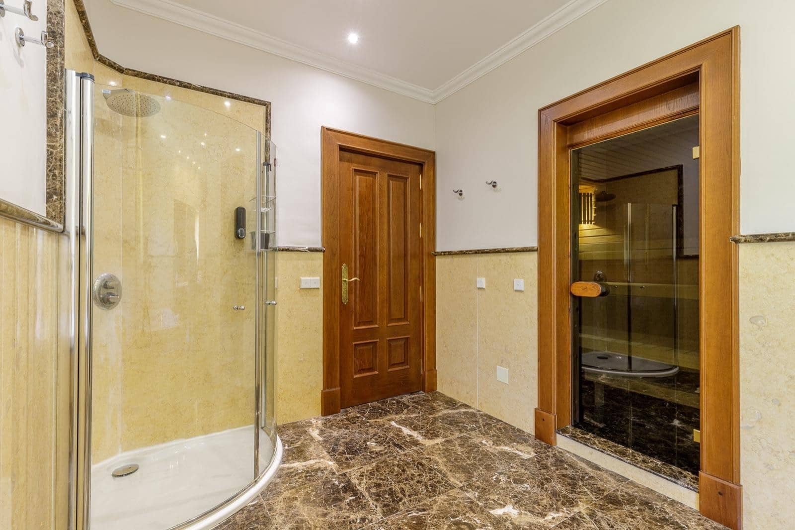 5 bedroom Villa for sale in Mijas Costa with pool garage - € 1,600,000 (Ref: 8556883)