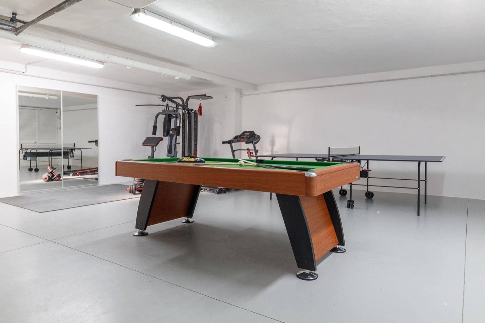 5 bedroom Villa for sale in Mijas Costa with pool garage - € 1,600,000 (Ref: 8556883)