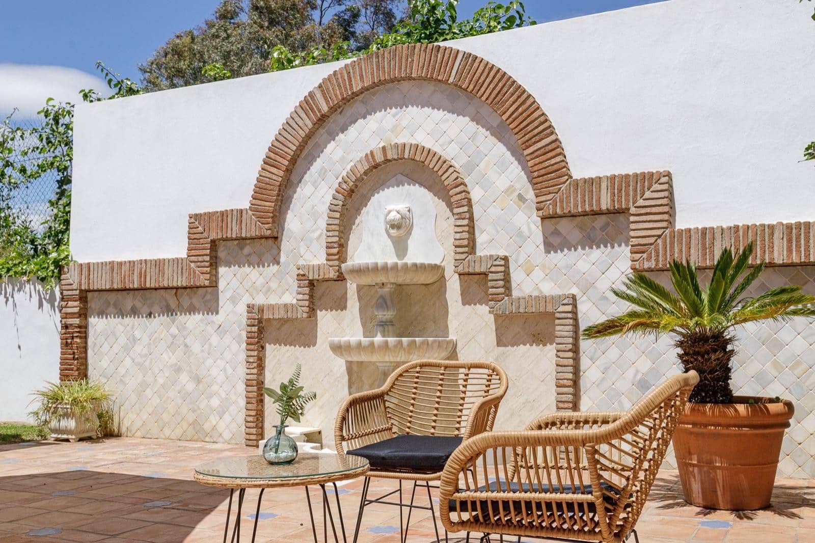 5 bedroom Villa for sale in Mijas Costa with pool garage - € 1,600,000 (Ref: 8556883)