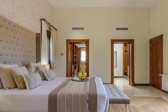 Chalet de 5 habitaciones en Mijas Costa, Mijas en venta con piscina garaje - 1.600.000 € (Ref: 8556883)