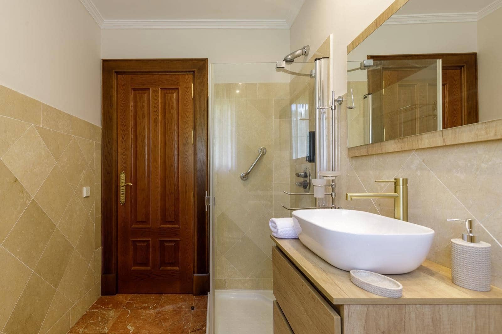 5 bedroom Villa for sale in Mijas Costa with pool garage - € 1,600,000 (Ref: 8556883)