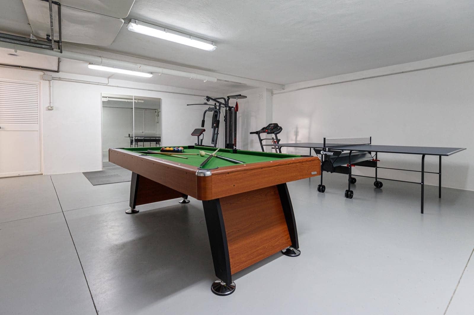 5 bedroom Villa for sale in Mijas Costa with pool garage - € 1,600,000 (Ref: 8556883)