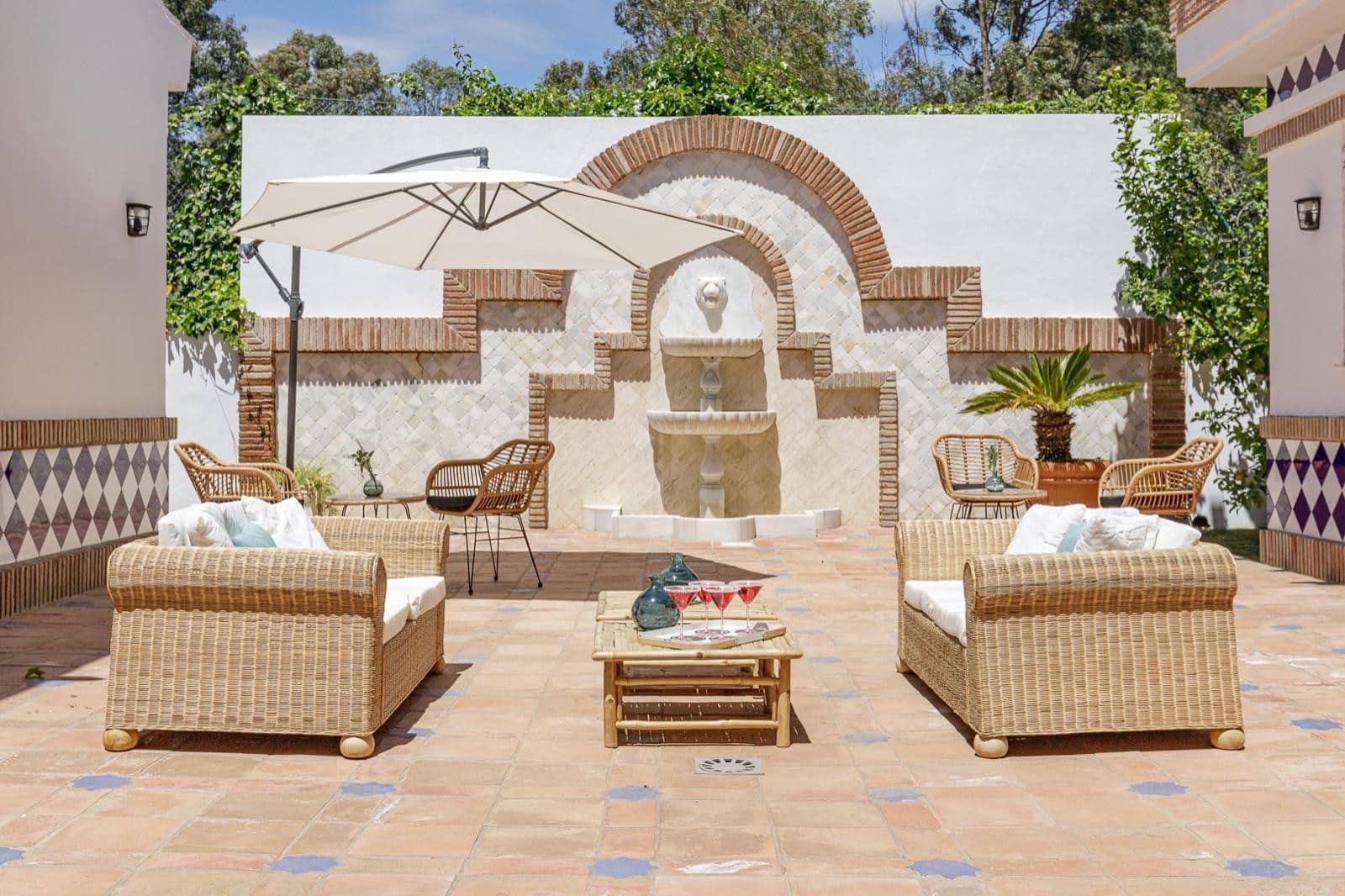 5 bedroom Villa for sale in Mijas Costa with pool garage - € 1,600,000 (Ref: 8556883)