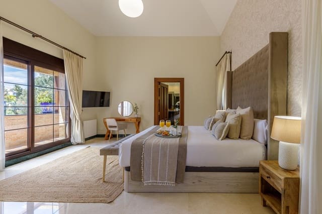 Chalet de 5 habitaciones en Mijas Costa, Mijas en venta con piscina garaje - 1.600.000 € (Ref: 8556883)