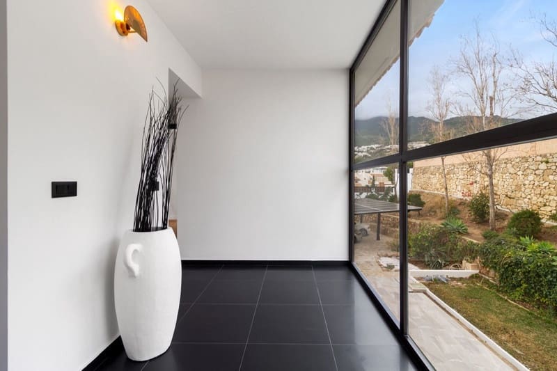 5 bedroom Villa for sale in Benalmadena with pool garage - € 2,750,000 (Ref: 8564729)