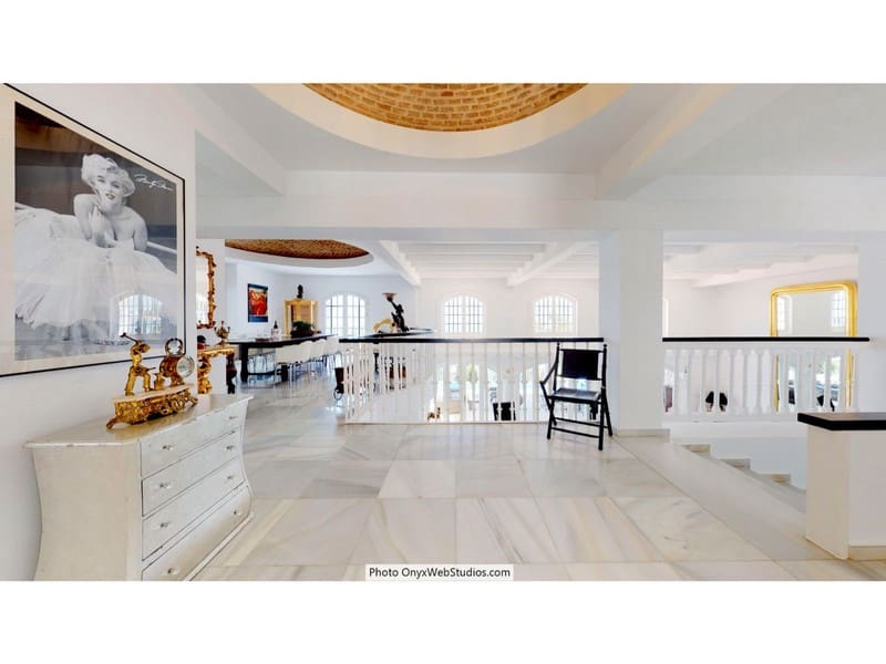 Villa for sale in Mijas with pool garage - € 4,500,000 (Ref: 8564734)