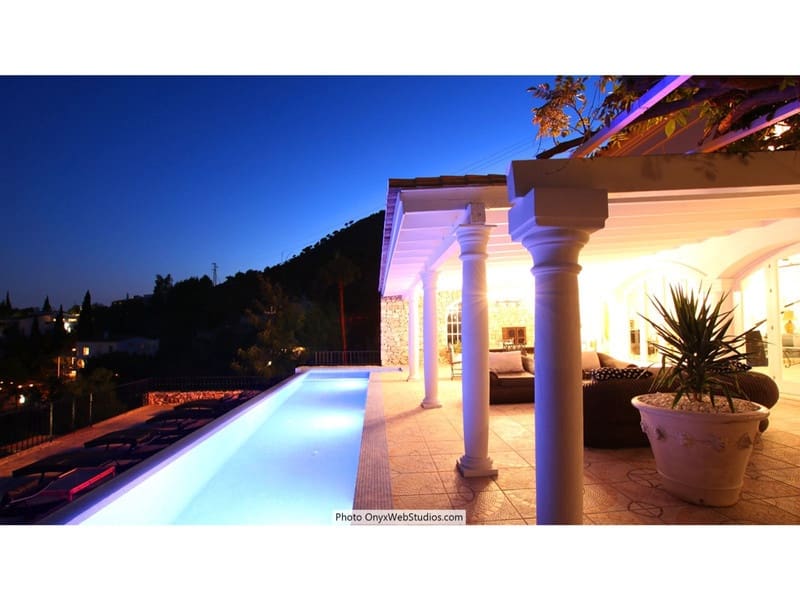 Villa for sale in Mijas with pool garage - € 4,500,000 (Ref: 8564734)