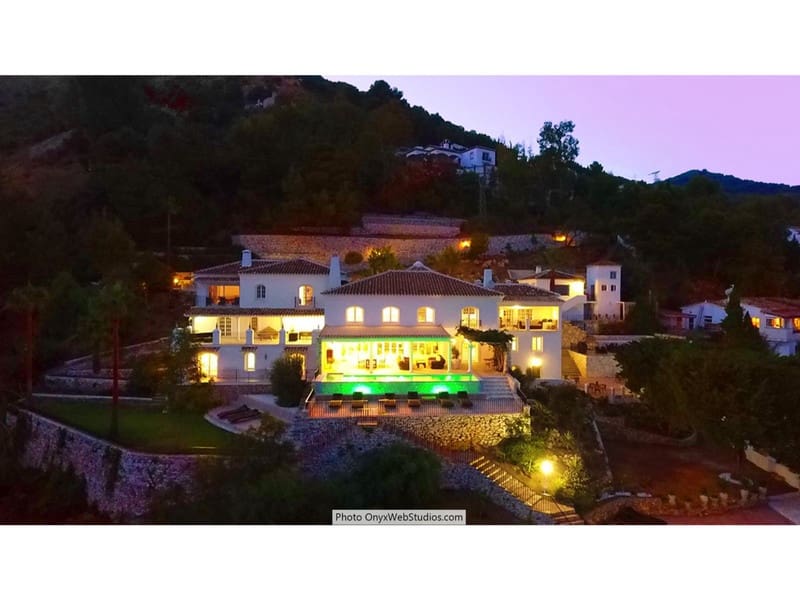 Villa for sale in Mijas with pool garage - € 4,500,000 (Ref: 8564734)