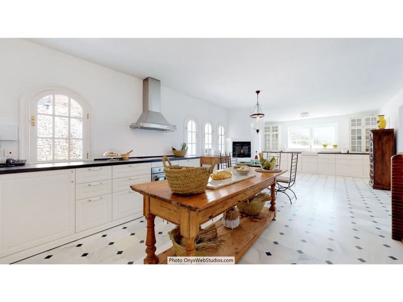 Villa for sale in Mijas with pool garage - € 4,500,000 (Ref: 8564734)