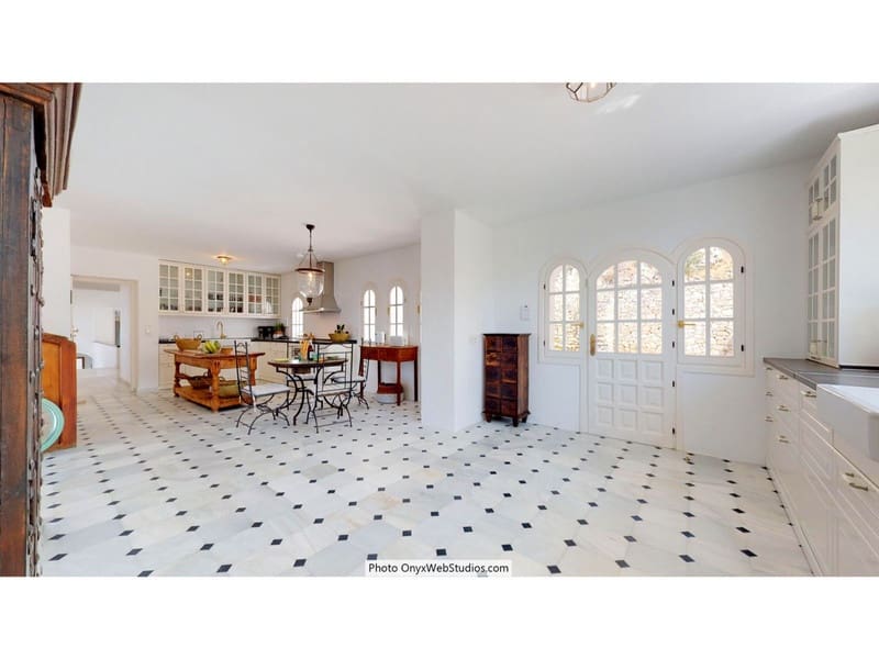 Villa for sale in Mijas with pool garage - € 4,500,000 (Ref: 8564734)