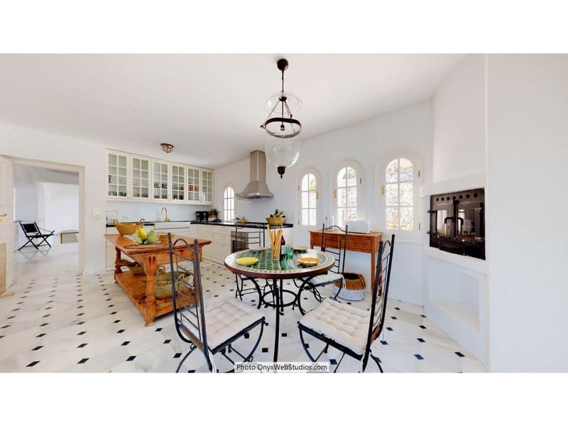 Villa for sale in Mijas with pool garage - € 4,500,000 (Ref: 8564734)