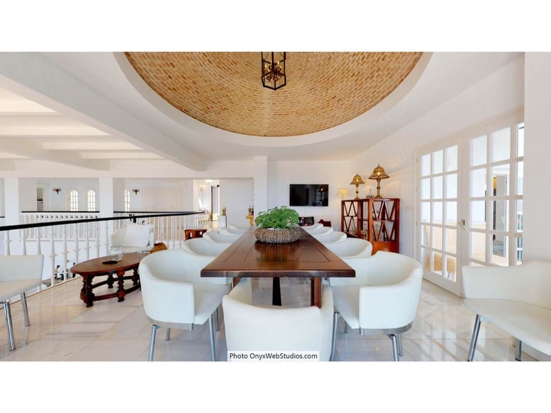 Villa for sale in Mijas with pool garage - € 4,500,000 (Ref: 8564734)