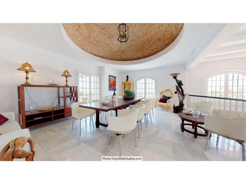 Villa for sale in Mijas with pool garage - € 4,500,000 (Ref: 8564734)