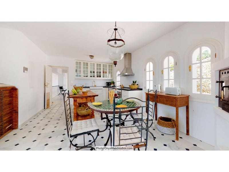 Villa for sale in Mijas with pool garage - € 4,500,000 (Ref: 8564734)