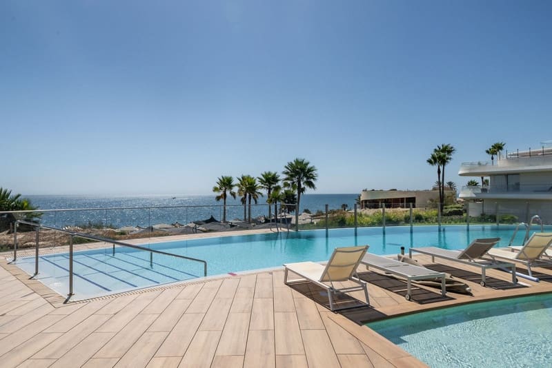 2 bedroom Apartment for sale in Estepona with pool garage - € 948,000 (Ref: 8564737)