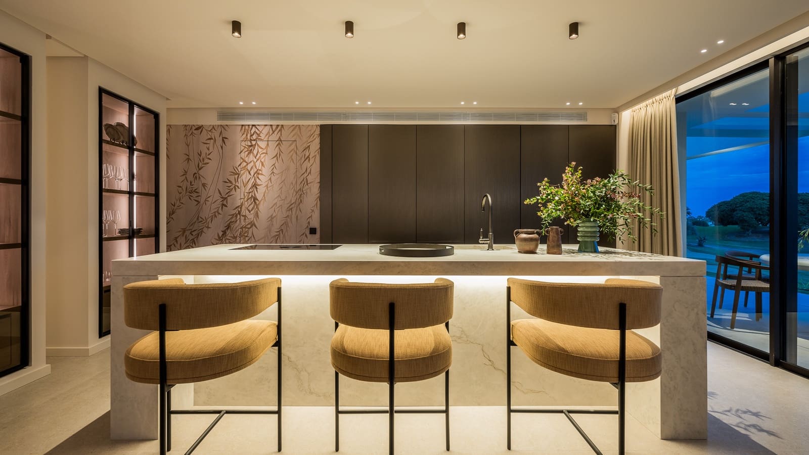 4 bedroom Villa for sale in Marbella with pool garage - € 6,875,000 (Ref: 8577636)