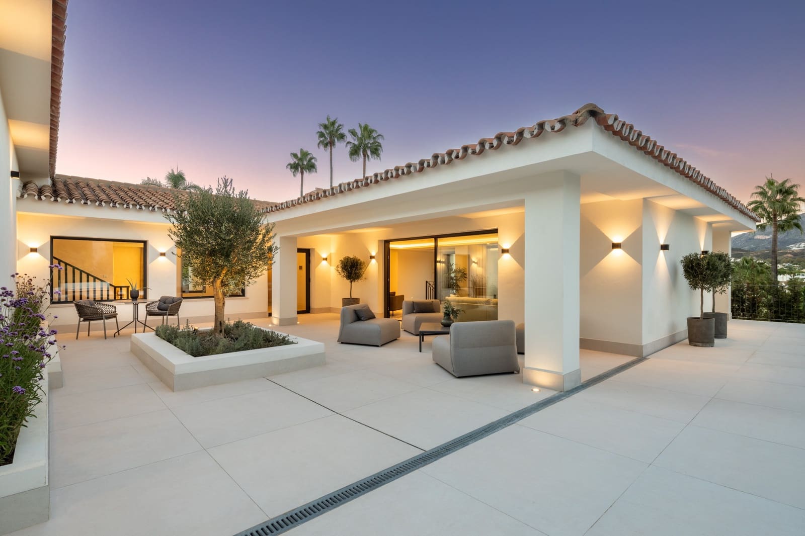 5 bedroom Villa for sale in Marbella with pool garage - € 6,900,000 (Ref: 8578247)