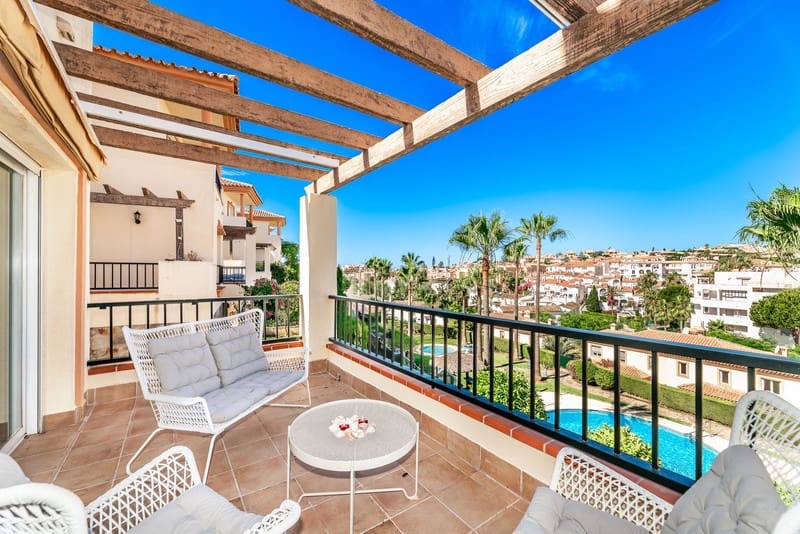 4 bedroom Villa for sale in Riviera del Sol with pool garage - € 699,000 (Ref: 8580025)