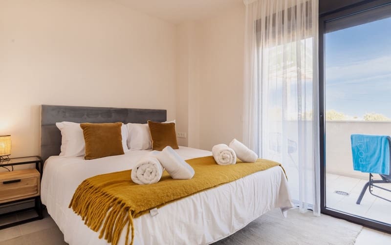 2 soveværelse Lejlighed til salg i La Cala de Mijas med swimmingpool garage - € 595.000 (Ref: 8580026)