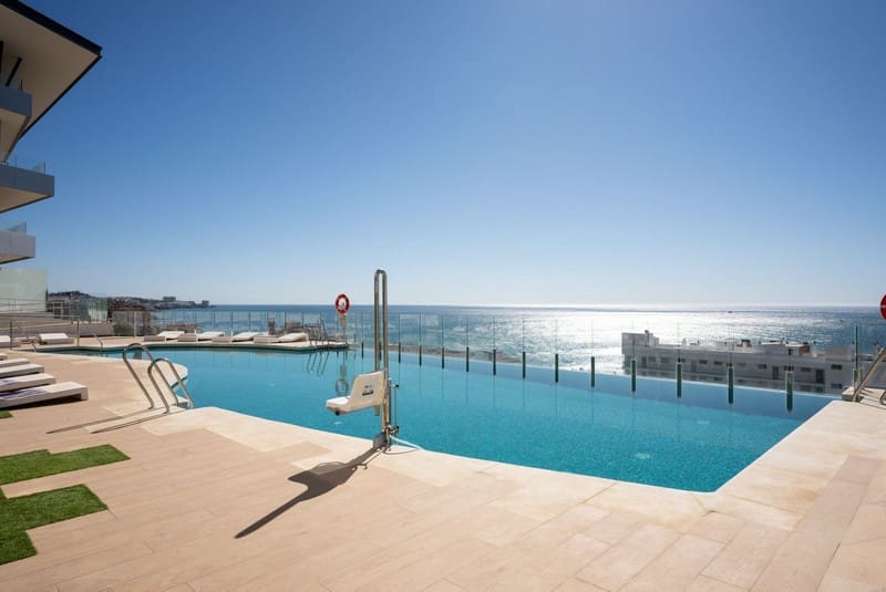 2 soveværelse Lejlighed til salg i Carvajal med swimmingpool garage - € 910.000 (Ref: 8580027)