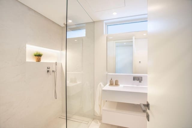 2 bedroom Apartment for sale in Ojen with pool garage - € 995,000 (Ref: 8584570)